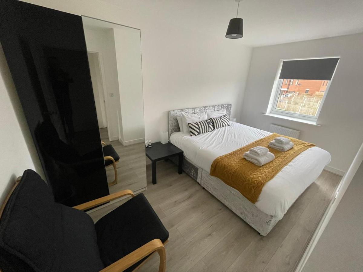 Modern Room With Huge Bed - Walk To City Centre! Manchester Zewnętrze zdjęcie