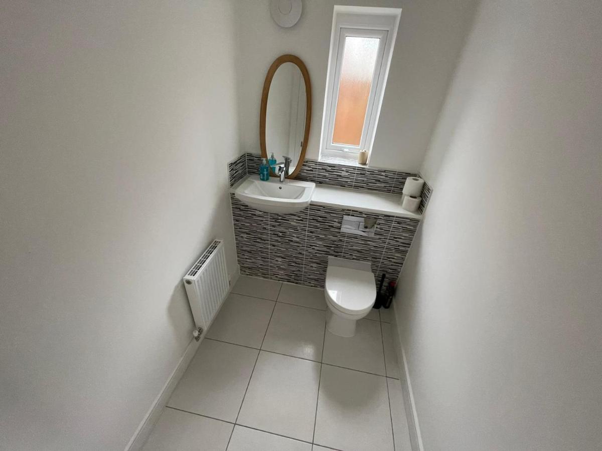 Modern Room With Huge Bed - Walk To City Centre! Manchester Zewnętrze zdjęcie