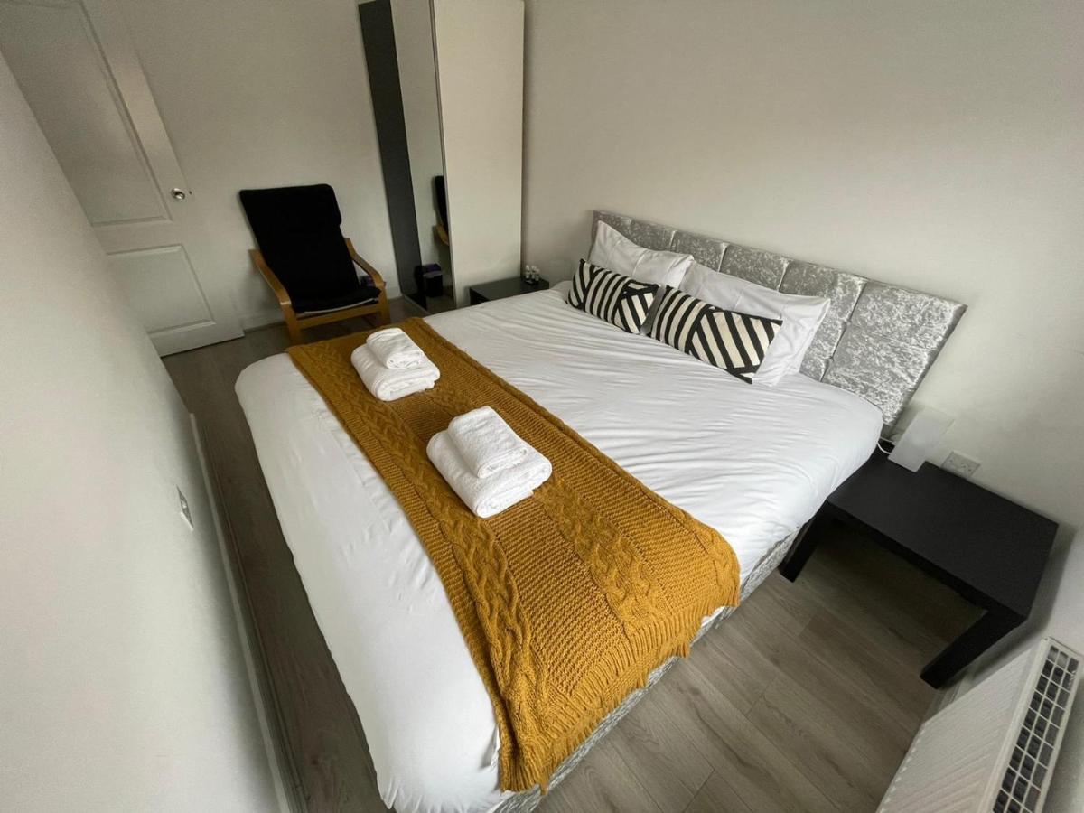 Modern Room With Huge Bed - Walk To City Centre! Manchester Zewnętrze zdjęcie