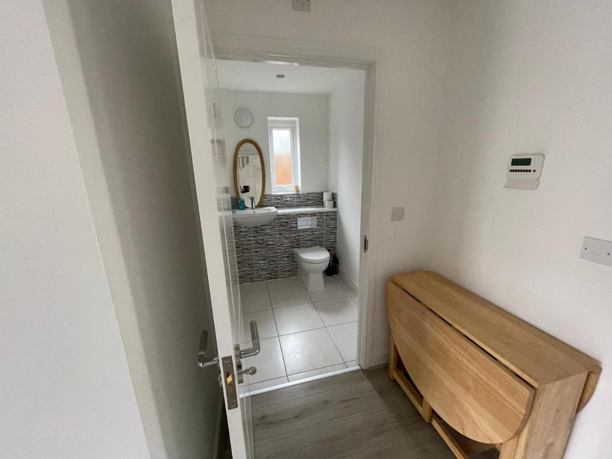 Modern Room With Huge Bed - Walk To City Centre! Manchester Zewnętrze zdjęcie